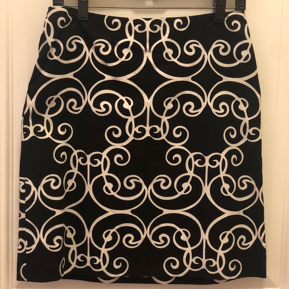 [Ann Taylor] Black & White Skirt Sz. 4